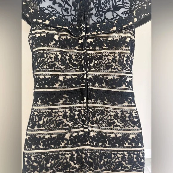 Jovani Black and Cream Lace Maxi Dress - Evening Gown - Size 10 - Picture 11 of 16